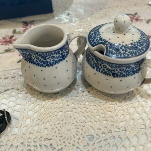 Very cute set of creamer and sugar pot hand made